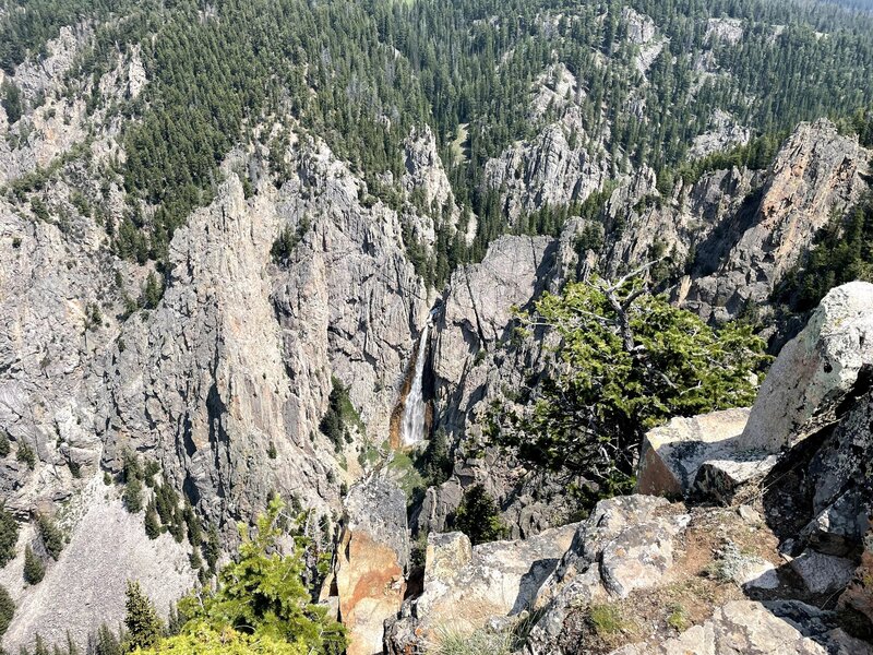 Astonishing views of the falls await you at the end of the trail!