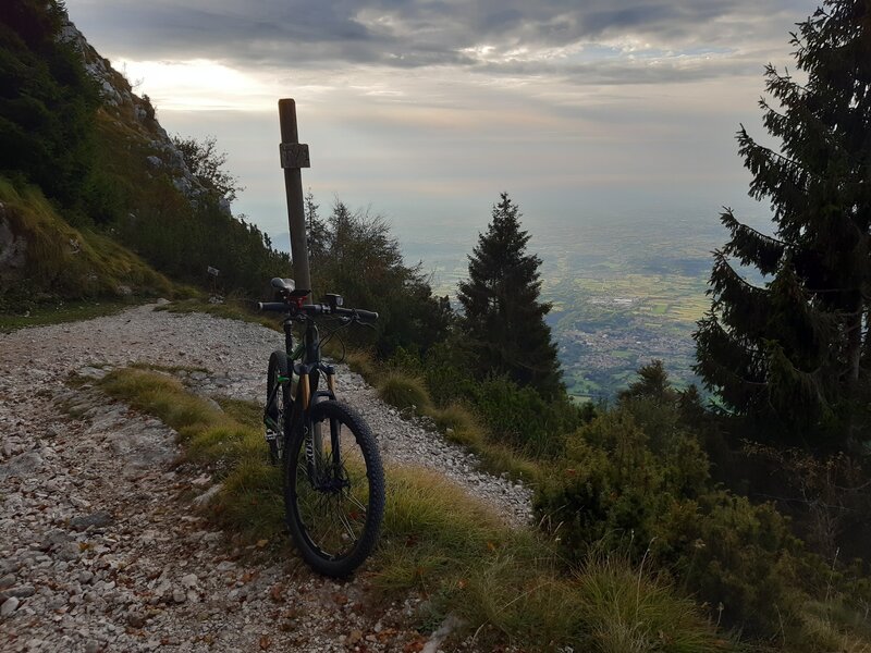 Mulattiera del Covolo (Sentiero #105): the last switchback at elev.1,400m