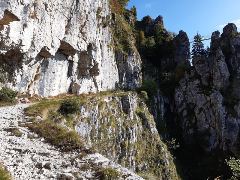 Boccaor Trail (part of Sentiero #152):  crossing the ropeway of Via Ferrata Sass Brusai