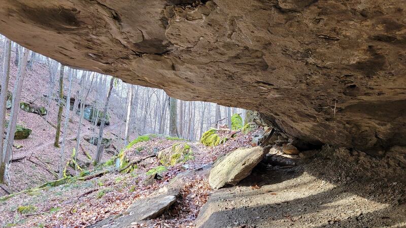 Boot Bridge trail runs beneath several overhanging rock features.