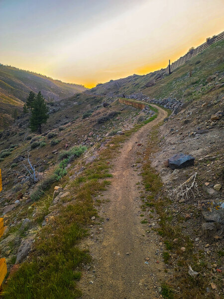 Looking West back towards the Hirshdale end. Skill level: I'd rank this as a green trail as long as you are comfortable with being on the side of a mountain face.