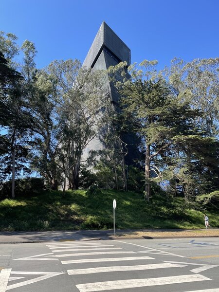 Trails end at back side of De Young Museum.