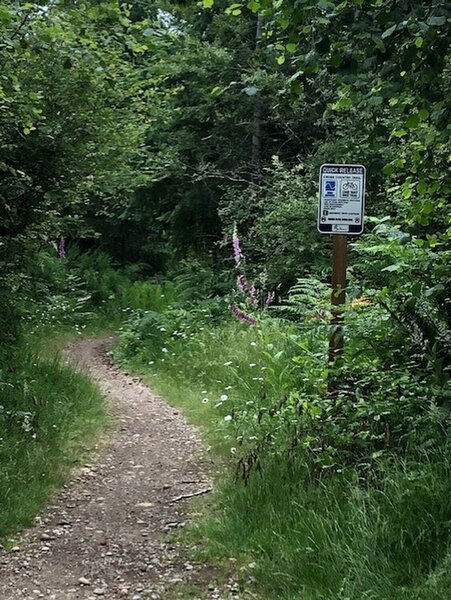 Trail sign for Quick Release.