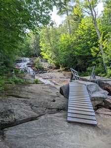 Waterfall section on Légende.