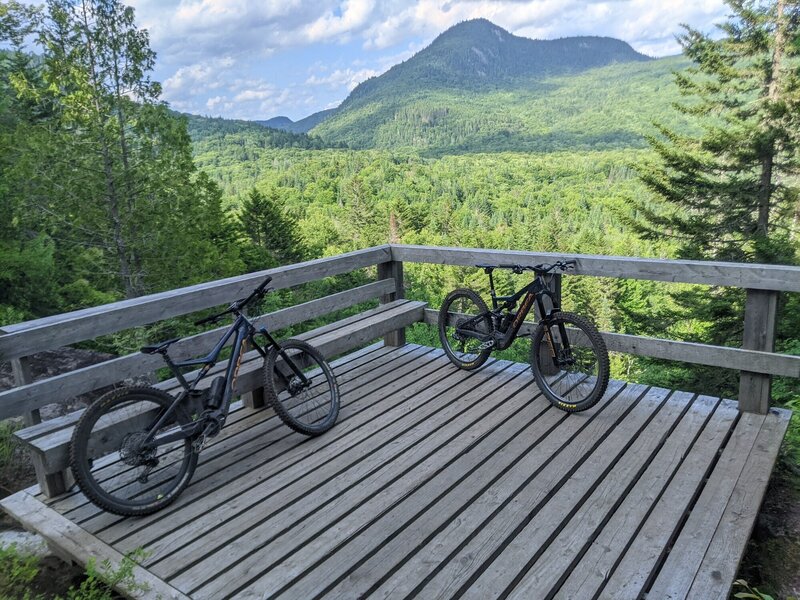 Overlook on Légende.