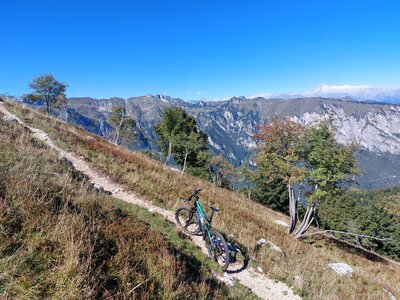 Nice views an a rideable trail near the summit