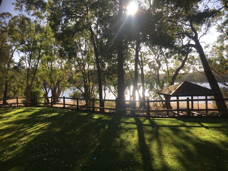 Lake Leschenaultia - popular side trip off the Kep Track