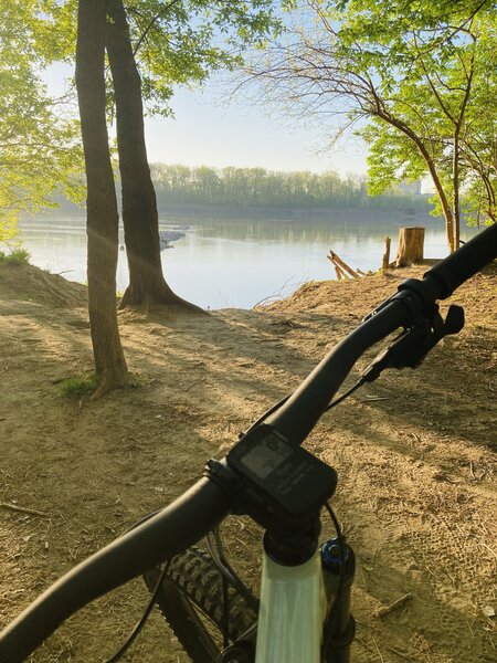 Bangert overlooking Missouri River spring 2023