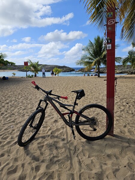 Playa las mujeres Esperanza manati.