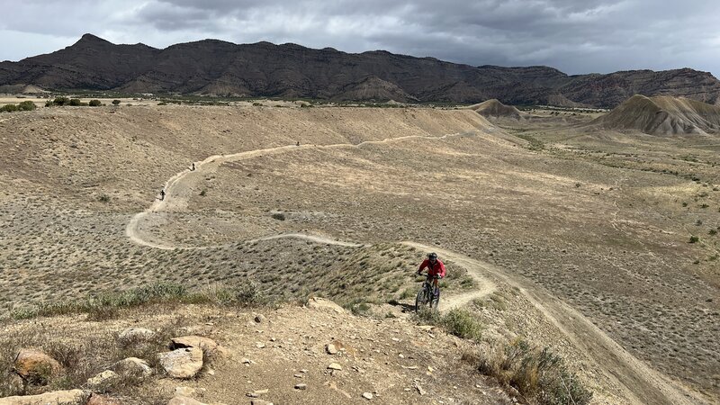 Beautiful ride along the ridge with a punchy perch near end.