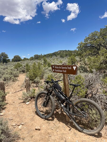 Start of Vistas de Questa Trail.