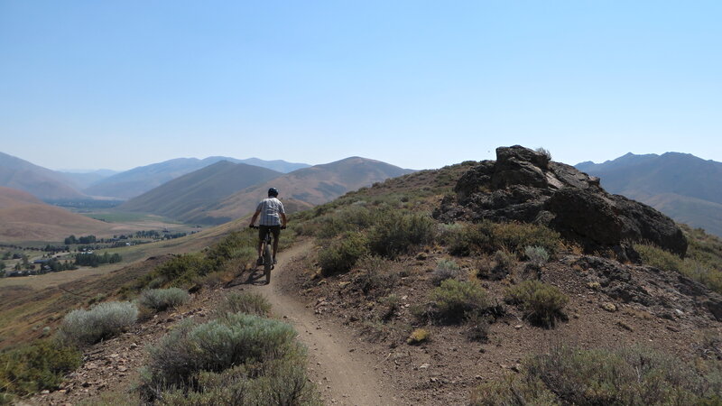 Starting the final descent to the trailhead (from clockwise ride).