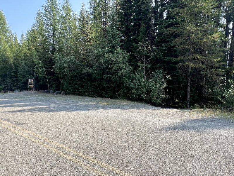 The Lupine Lake trailhead.