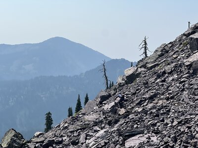 A gnarly, rocky, very technical section of Alpine 7 before the Peterson Trail junction.