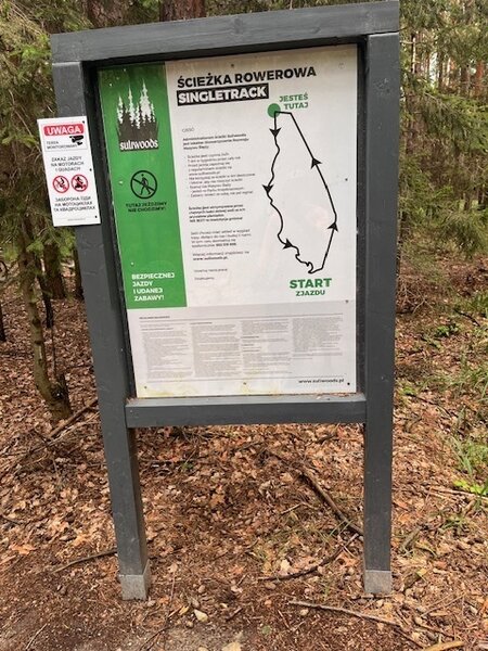 Singletrack map close to the entrance.