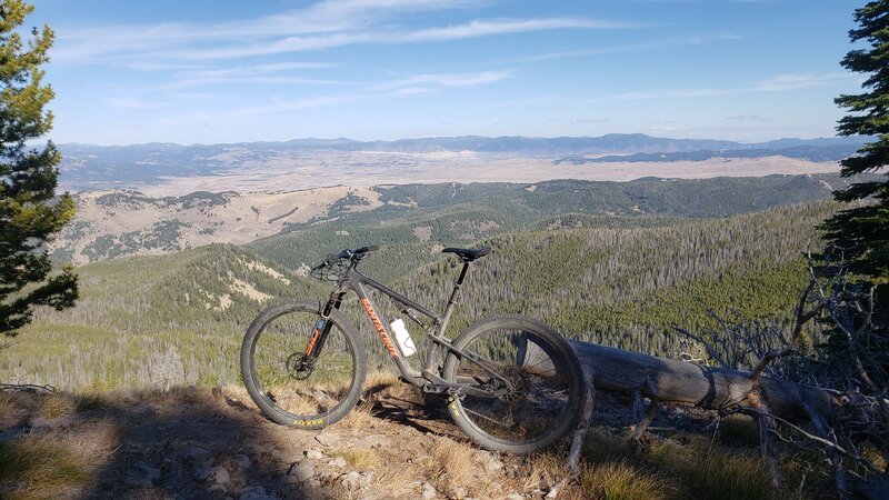 The viewpoint from the shoulder of Burnt Mountain.