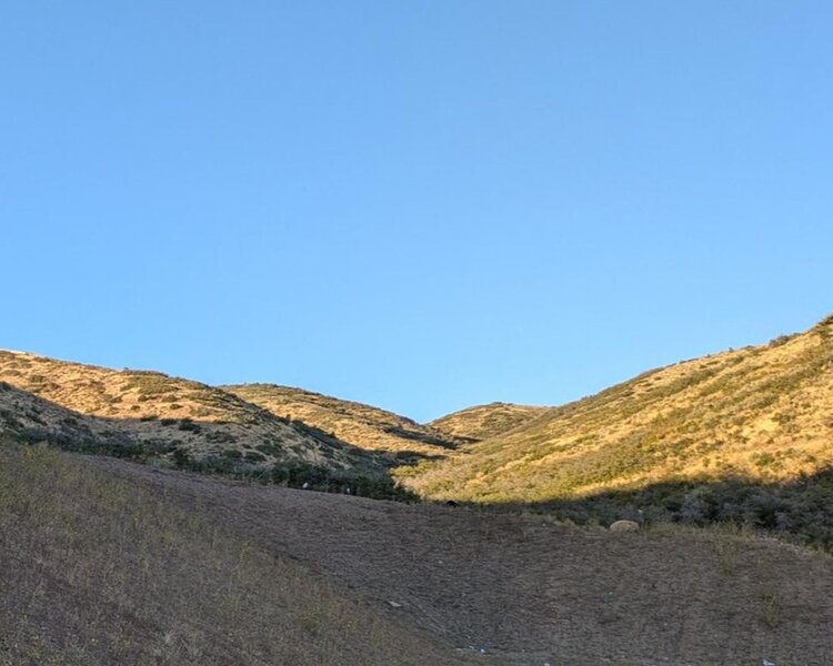 Sunset on the Oak Hollow Canyon from below.