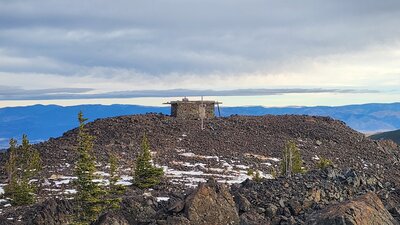 The shelter on top of Casey Peak.