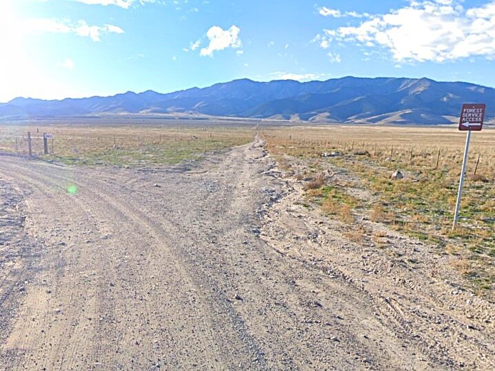 View west as road turns to the southwest.