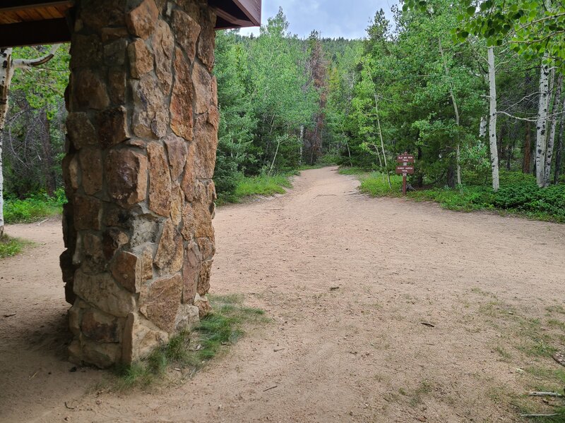 The shelter at the trailhead