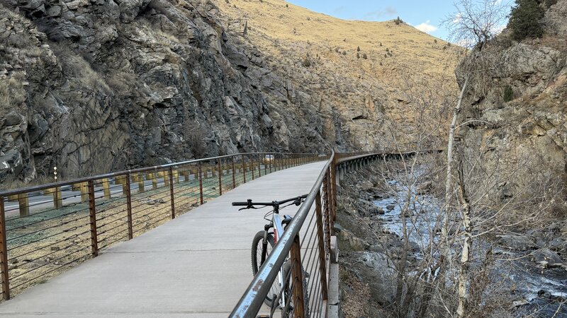Elevated concrete, pedestrian path, wow