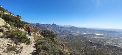 Amazing vistas in the Cordelleres Trail.