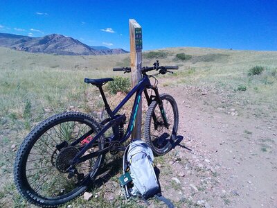 Intersection of Rooney Valley and Green Mountain Trails at the top of Rooney Valley.
