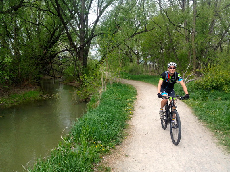 Pleasant cruise on the Twin Lakes Regional Trail